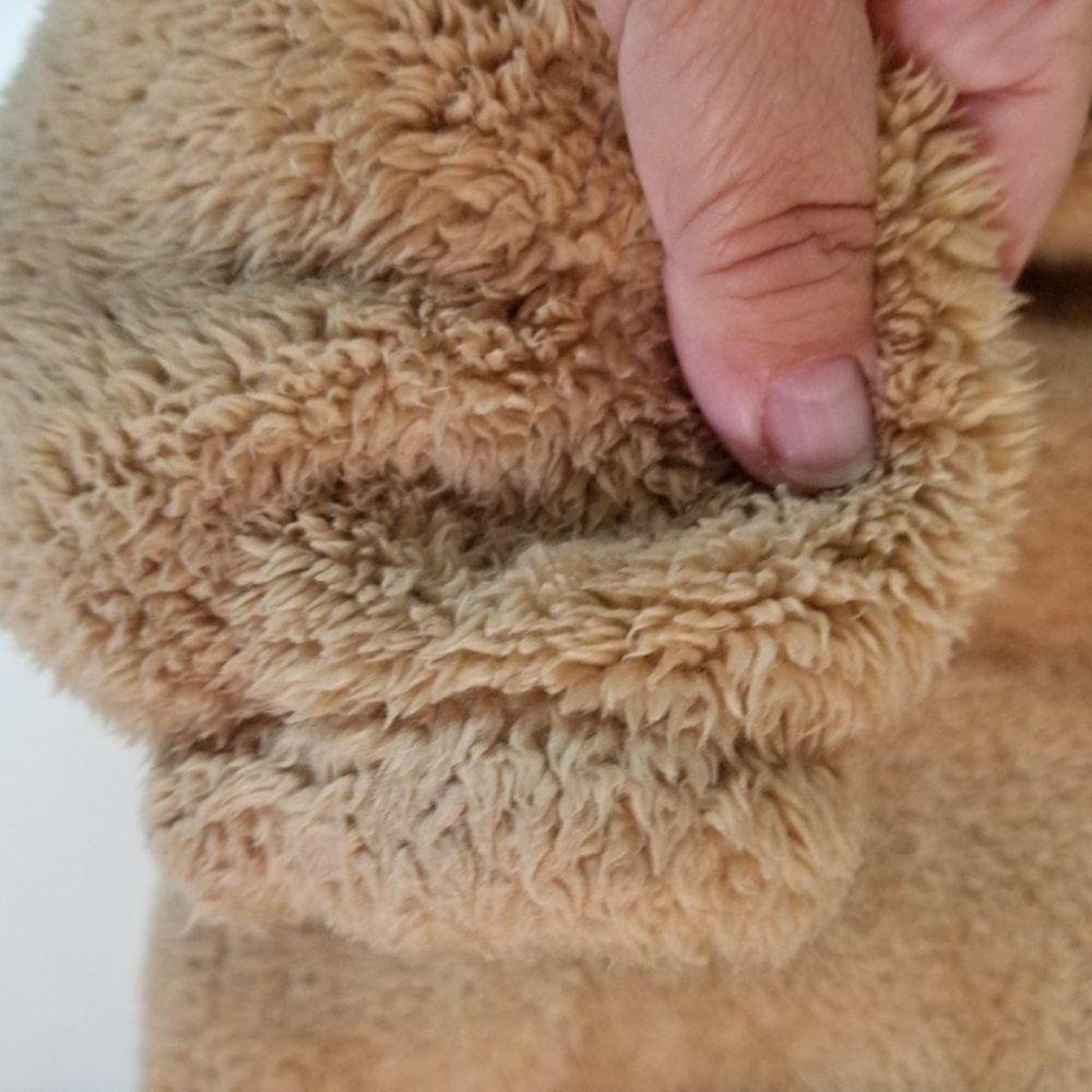 Forever 21 Cropped Faux Fur Long Sleeve Sweater With 3/4 Zip And Elastic Pull - Picture 4 of 9